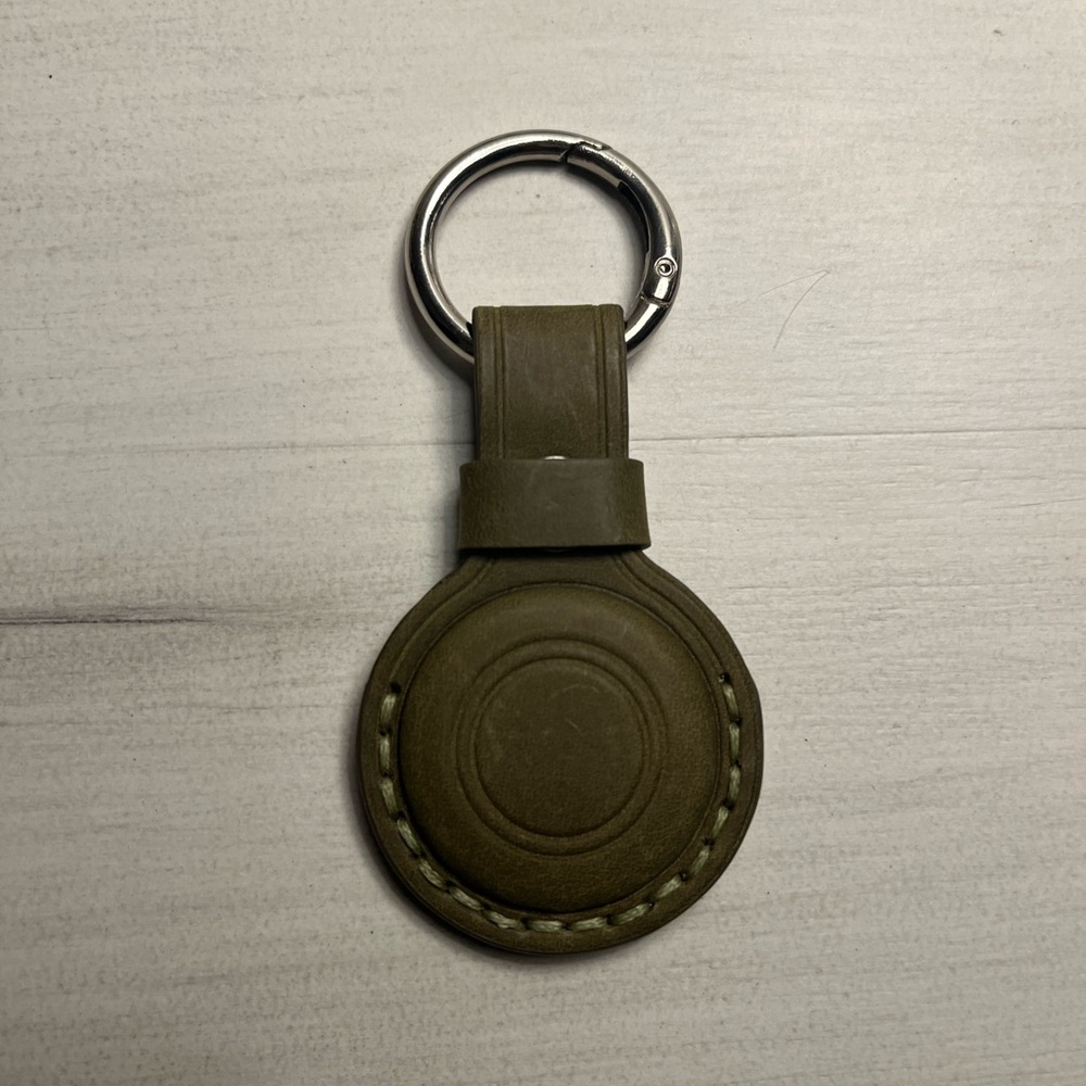 Leather Airtag Protective Holder - Keychain Cases Compatible with Apple Airtag